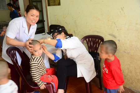 1. Hơn 800 người dân Đô Lương, Nghệ An vừa được khám, phát thuốc và tầm soát viêm gan B miễn phí. 5 1. Hơn 800 người dân Đô Lương, Nghệ An vừa được khám, phát thuốc và tầm soát viêm gan B miễn phí. 5