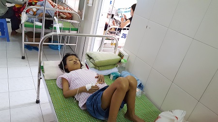 Cơn bạo bệnh phá tan ước mơ đổi đời cho cha mẹ 1 Cơn bạo bệnh phá tan ước mơ đổi đời cho cha mẹ 1