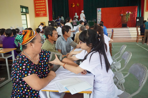 1. Giải độc gan Tuệ Linh “Vì sức khỏe cộng đồng, chung tay đẩy lùi viêm gan virus” 2 1. Giải độc gan Tuệ Linh “Vì sức khỏe cộng đồng, chung tay đẩy lùi viêm gan virus” 2