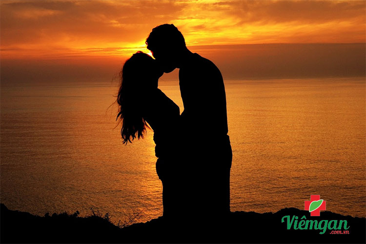 Hôn nhau có bị lây viêm gan B không? 1