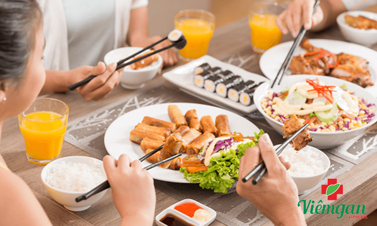 Viêm gan B có lây qua đường ăn uống không? 1 Viêm gan B có lây qua đường ăn uống không? 1